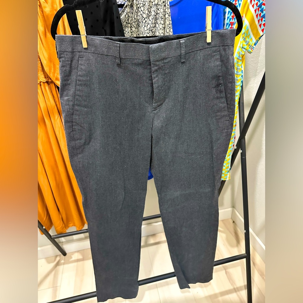 Express slacks, size 31/32 in grey.